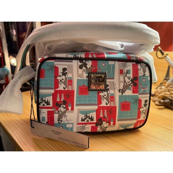 Dooney & Bourke Disney Mid Century Mickey Camera Bag NWT - Picture 1 of 12